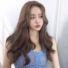 Textured fringe membuat rambut ikal dan keriting jadi semakin satu lagi model rambut pria ala korea yang juga disukai wanita. Ini 5 Gaya Rambut Yang Disukai Pria Hingga Bertekuk Lutut Dihadapanmu Facetofeet Com Line Today