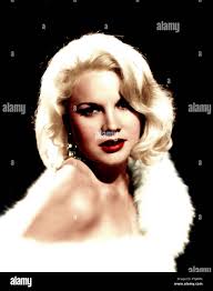 Der amerikanische Schauspieler und Regisseur Lee Strasberg (links) trifft  den amerikanischen Violinisten Isaac Stern im Teatro Coliseo camerino nach  einer Stern-Istomin-Rose-Trio-Vorstellung in Buenos Aires, 1970  Stockfotografie