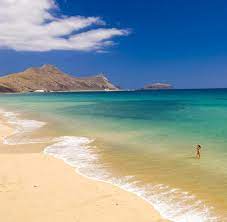 However, if you're more comfortable above sea level, the fine sand beaches (which can't be found on the island of madeira) provide not only memorable views, but also a tranquil escape from reality. Bei Madeira Porto Santo Ist Portugals Geheimtipp Im Atlantik Welt