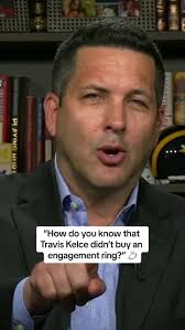 #AdamSchefter asking the right questions 👀 #taylorswift #traviskelce #nfl  #engagment #funny