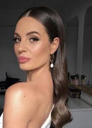 Candelaria Valencia's Instagram, Twitter & Facebook