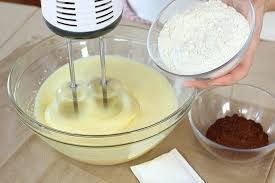 Pan Di Spagna Al Cioccolato Fatto In Casa Da Benedetta Rossi Ricetta Ricette Pan Di Spagna Al Cioccolato Cibo
