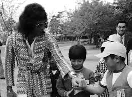 Pin By Samia Diasti On Queen Freddie Mercury Queen Photos Queen Albums