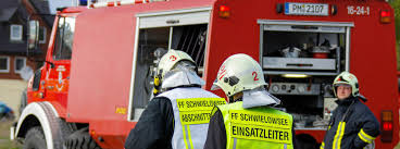 Wir pumpten mehrere keller aus und sie säuberten straßen und zufahrten. Einsatze