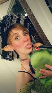 Making fairy costume wings at home