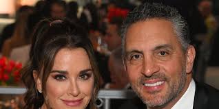Where Kyle Richards, Mauricio Umansky Stand 1 Year After Their Breakup