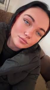 Bethany Kenny's Instagram, Twitter & Facebook