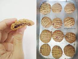 Untuk mendapatkan biskut yang lebih tebal tapi rangup, masukkan doh yang sudah di scoop ke dalam peti sejuk selama lebih kurang 1 jam sebelum dibakar. Resepi Bakar Biskut Kurma Baby Sedap Mencair Dalam Mulut