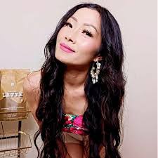 Dee Thao's Instagram, Twitter & Facebook