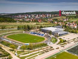 Na poniższym filmiku możecie zobaczyć próbkę tego, jak na to ostatnie w tym roku spotkanie przygotowali się nasi kibice. Walbrzych Final I Ligi Koszykowki Na Telebimie Kibice Gornika Walbrzych Spotkaja Sie Na Stadionie Przy Ulicy Ratuszowej Dziennik Walbrzych