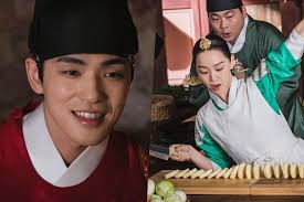 Kim jung hyun as cheoljong of joseon. Kim Jung Hyun And Shin Hye Sun Display Perfect Synergy Behind The Scenes Of Mr Queen Soompi