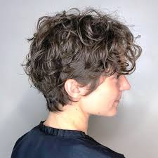 In the end, this is one of the best short haircuts for thin hair, and is a great hairstyle for women over 50 with fine hair. 23 Bold Yet Elegant Short Hairstyles For Girls To Look Chic