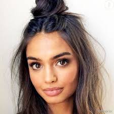 Ils manquent de volume et de forme, et vous vous creusez souvent la tête comment épaissir les cheveux fins ? 5 Coiffures Ideales Pour Les Cheveux Fins Puretrend
