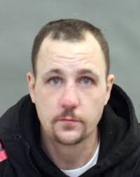 Police seek to locate suspect after woman assaulted in Toronto