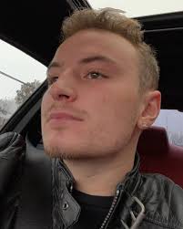 middle fingers up for 2022