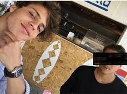 Sarebbero questi alcuni degli elementi a carico di ciro grillo, figlio del fondatore del movimento 5 stelle, e di altri tre ragazzi, tutti indagati per violenza sessuale. Accuse Di Stupro Al Figlio Di Grillo E Agli Amici Immagini Choc Sui Cellulari