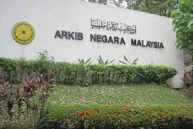 Masjid nasional malaysia yang beradi ibukota negara, kuala lumpur, atau bisa disebut masjid negara, mampu menampung 15 ribu jamaah. Rekod Arkib Negara Kini Dalam Versi Digital