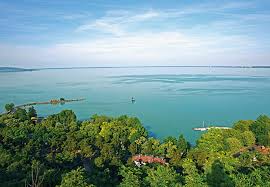 Der Plattensee Ist Flach Und Erwarmt Sich Deshalb Rasch In 2020 Balaton Ausflug Budapest