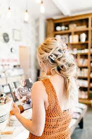 How To Wear Hair Clips Nashville Fashion Nashville Wifestyles In 2020 Hair Clips Fashion Bob Hairstyles For Fine Hair