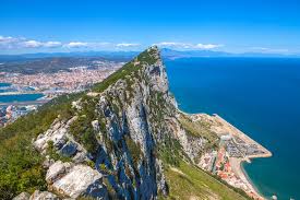 Gibraltar is an overseas territory of the united kingdom. Gibraltar Affchen Hohlen Und Panoramen Urlaubsguru
