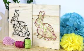 Tuto Diy Le Lapin De Paques Fil Tendu Avec Clous Planche De Bois Et Ficelle Fil Tendu Oeufs De Paques A Colorier Lapin De Paques