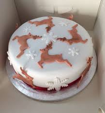 Reindeer Cake Christmas Cake Designs Christmas Cake Decorations Christmas Cakes Easy