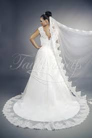 Wir stellen 10 zauberhafte und dennoch preiswerte modelle vor. Brautkleid Tw0092b Aus Organza Und Spitze Mit Dezenten Perlen