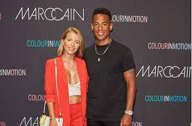 Ina aogo (31) is mostly happy and without problems on instagram. Frau Von Ex Kicker Des Vfb Stuttgart Ina Aogo Inszeniert Ihren Babybauch Unterhaltung Stuttgarter Nachrichten