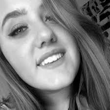 Alisha Newcomb's Instagram, Twitter & Facebook