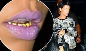 Vip lounge is the ultimate nightlife party in las vegas. Reflective Rihanna Wears A Set Of Grills Over Her Teeth As She Enjoys Supper In Tiny Hotpants Daily Mail Online