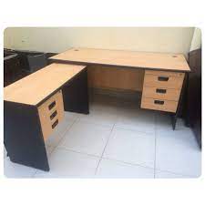 for sale l office wood good condation price 30 bd للبيع مكتب على شكل l خشب بحالة جيدة السعر 30 bd tel 33770050 corner desk home desk