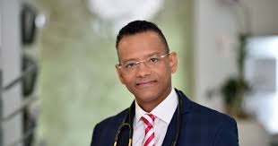Misael González: La medicina es un arte