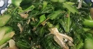4) masukkan garam dan sedikit gula. Suria Amanda Resepi Kailan Goreng Ikan Masin Ala Thai Yang Mudah