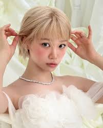 250307 Kim Chaewon Instagram Update : r/lesserafim