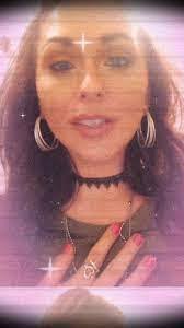 Crystal Hoback's Instagram, Twitter & Facebook