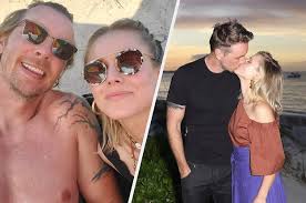 Dax shepard finally got the motorhome of his dreams! Kristen Bell Responds To Comment Saying She And Dax Shepard Can T Stand Each Other