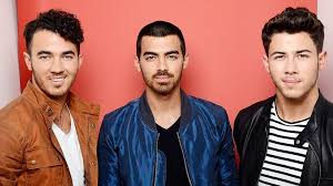 After the brothers jonas, kevin, joe and nick, encountered stagnating record and ticket sales and faced internal strife, the band split up in 2013. Petition Nick Jonas Jonas Brothers Reunion Tour Change Org