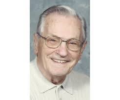 Russell Robb's Instagram, Twitter & Facebook