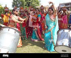 Kalash yatra hi-res stock photography and images - Alamy