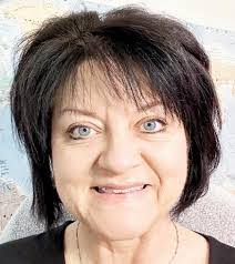 Elma Logan's Instagram, Twitter & Facebook