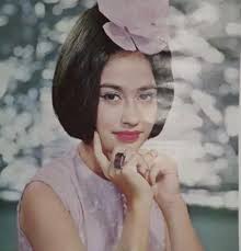 Intip 5 Potret Lawas Artis Kini Usia 70-an, Nomor 2 Primadona dan Masih  Cantik Awet Muda Sampai Sekarang