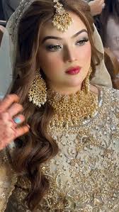 Hadiqa kiani salon faisalabad @akhyarghaniphotography For makeup details  contact 0418720395 0412602895