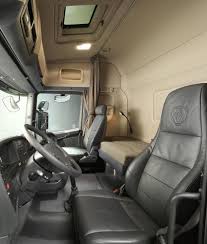 25 Pic Inside Truk Scania Keren Truk Besar Bugatti Veyron Bugatti