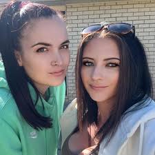 Chantelle Barnes's Instagram, Twitter & Facebook