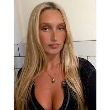 Stream Tegan Baxter music