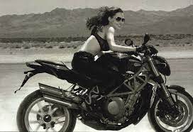 Angelina Jolie Photographed By Annie Leibovitz For Vogue In 2007 Film Muziek Tumblr