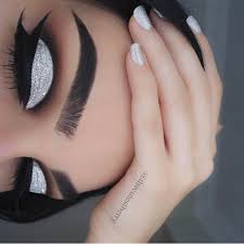 Black And Silver Eyeshadow See This Instagram Photo By Certifeye 2 137 Likes Prom Makeup Silver Silver Makeup Silver Glitter Eye Makeup