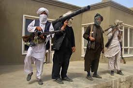 Mujahid zabihullah, vocero de los talibanes,. Los Talibanes Avanzan En Afganistan Toman El Control De Varias Ciudades India Retira Diplomaticos De Kandahar Ezanime Net