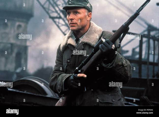Original Film Title: ENEMY AT THE GATES. English Title: ENEMY AT THE GATES.  Film Director: JEAN-