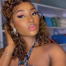 My babe Uwaoma Susan Joseph ordered this delicious parfait and had it  delivered to my doorstep. Omo, the parfait was so sweet, I finished  everything. Thanks so much Suzy, I really appreciate